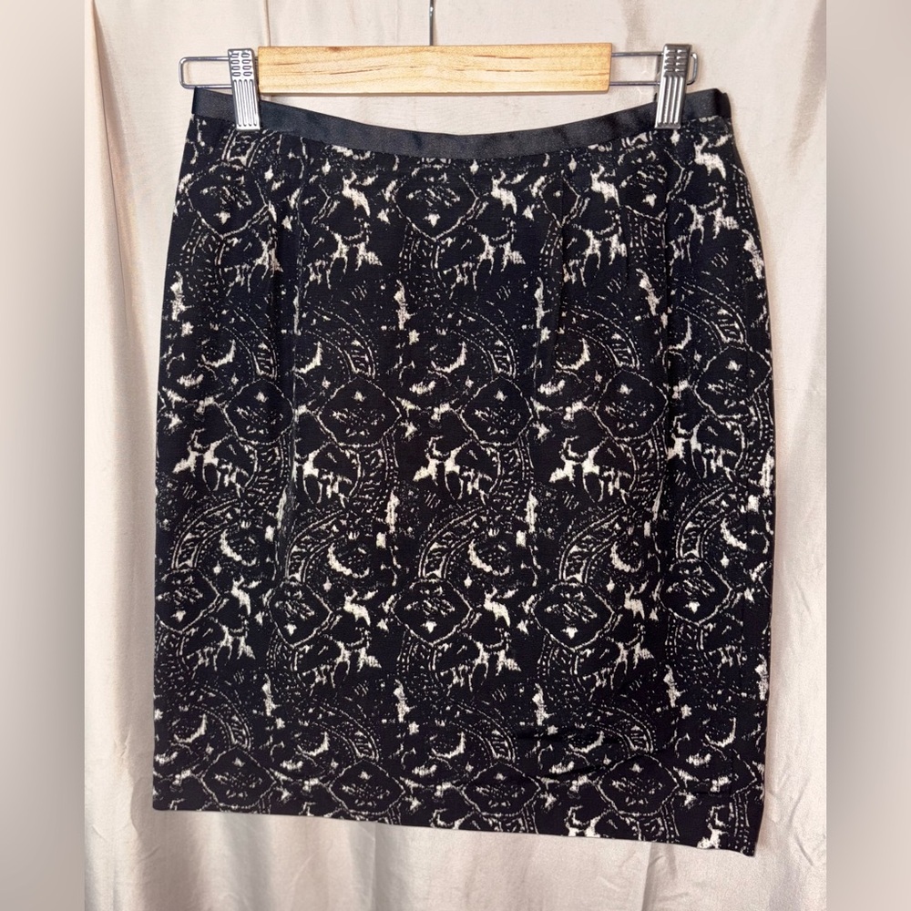 TALBOTS Black & White Print Pencil Skirt Size 4p